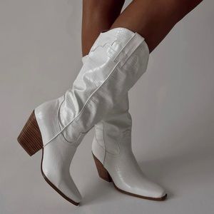 Billini white croc cowgirl boots size 5
